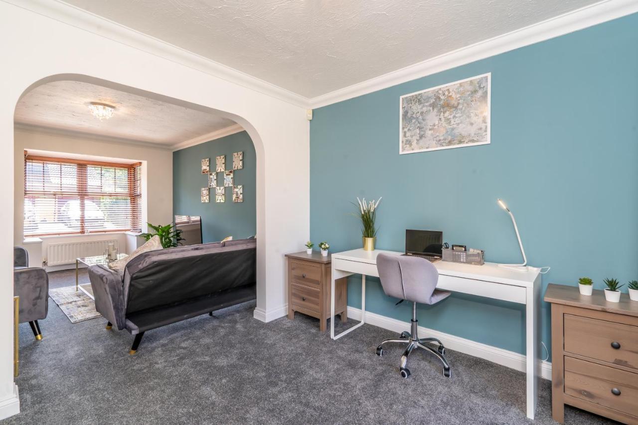 Mk City Center House, Perfect For Families, Groups, Free Parking, Sky Tv, Desk Space Managed By Chique Properties Ltd Milton Keynes Bagian luar foto